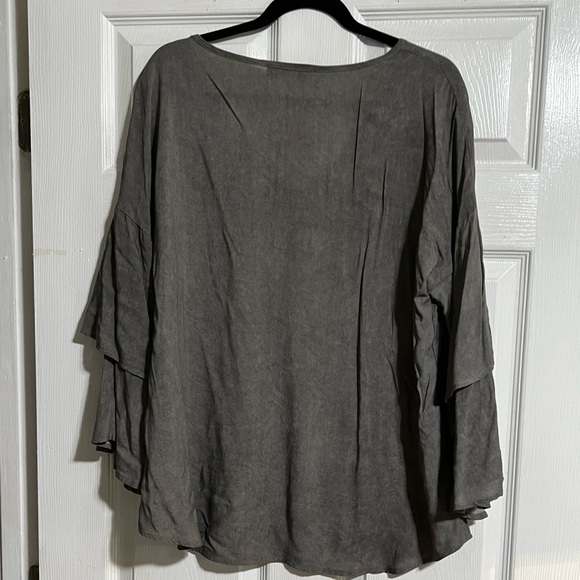 J Lee Versona Gray Blouse - Picture 2 of 4